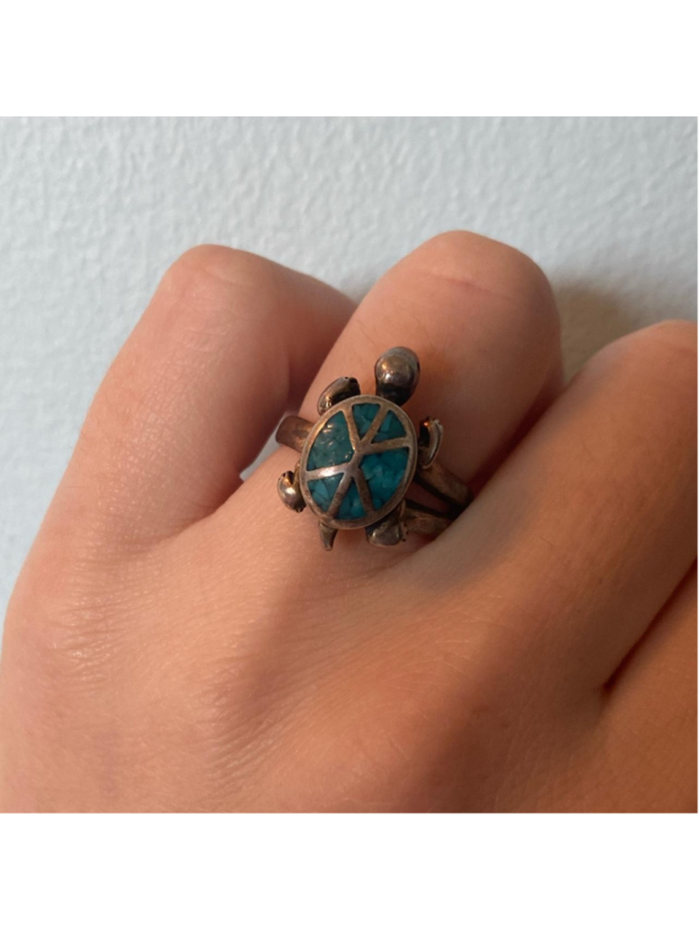 Matching vintage silver turtle ring and necklace with turquoise stone 💙🐢